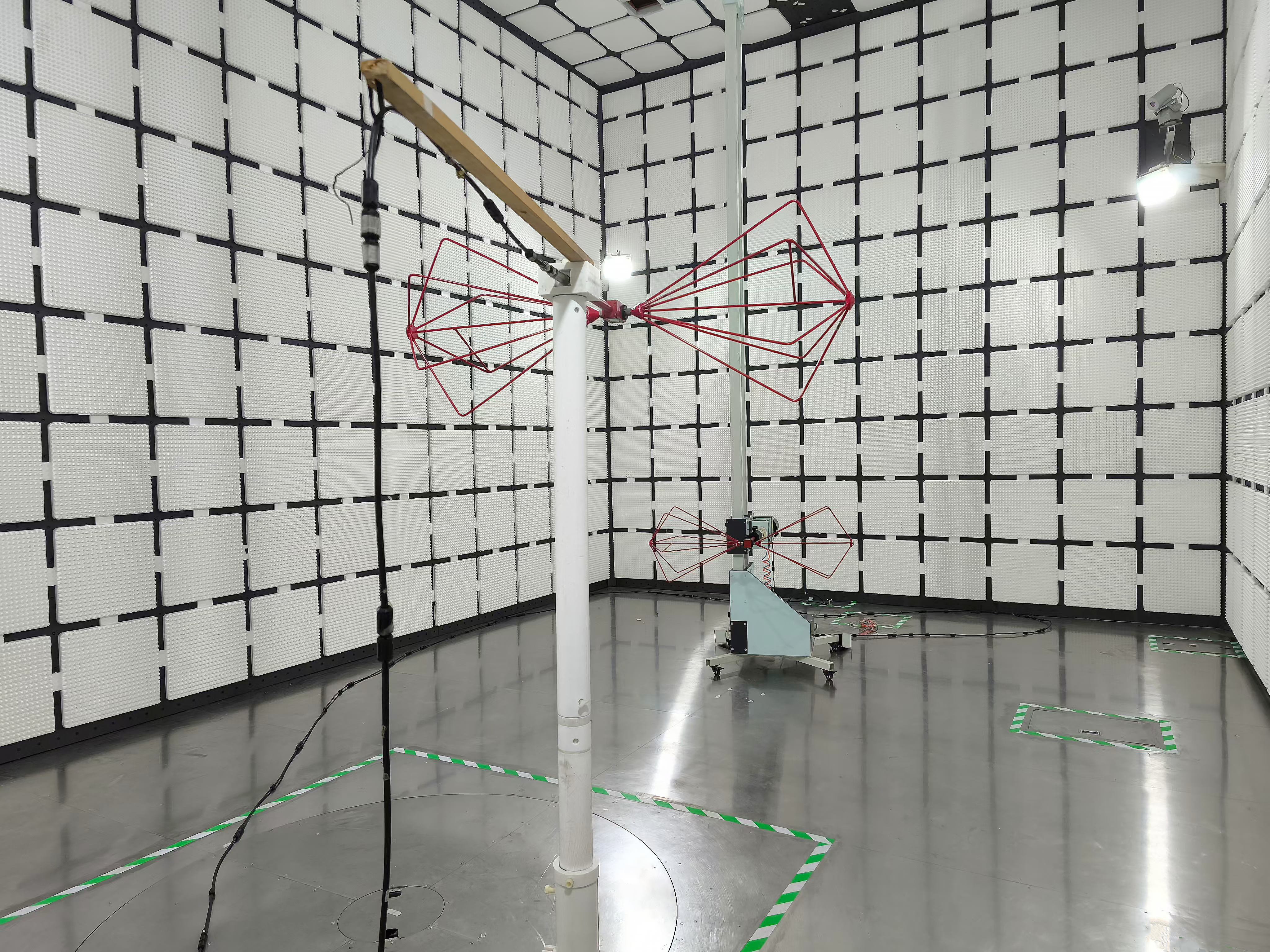 966 半電波暗室 966 半電波暗室